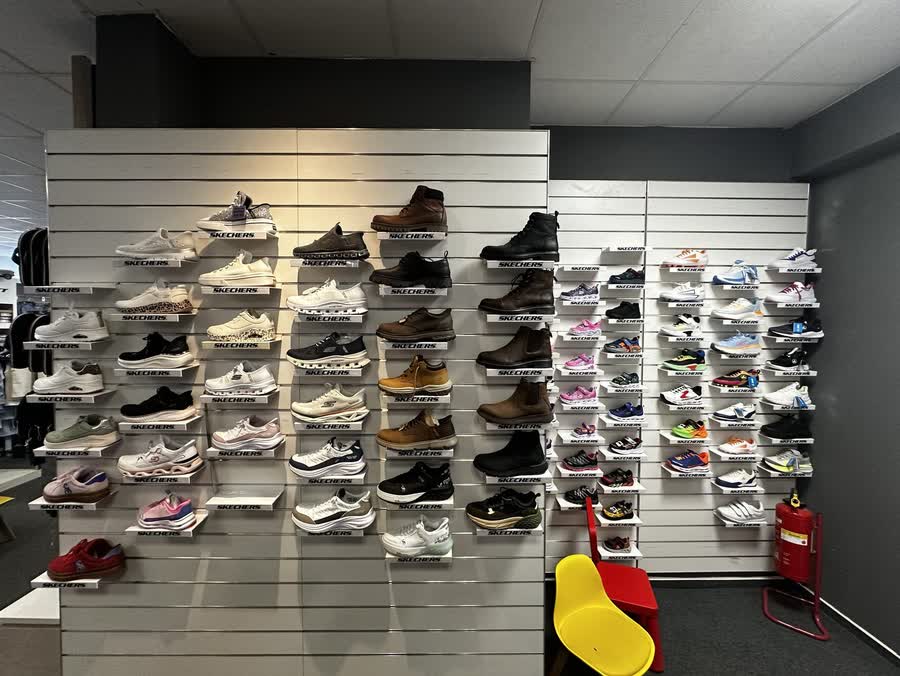 Schuhauswahl bei Easy Sports